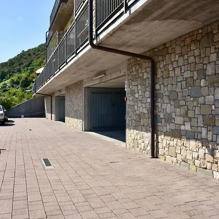 Italian - La Petite Maison Du *