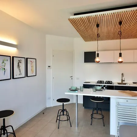 Italian - La Petite Maison Du تافيرنولا بيرغاماسكا