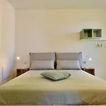 Italian - La Petite Maison Du Apartmán *
