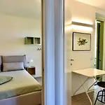 Italian - La Petite Maison Du *